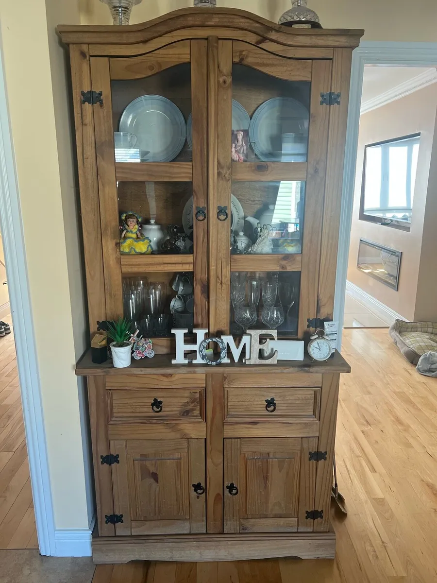 Cabinet - Image 1