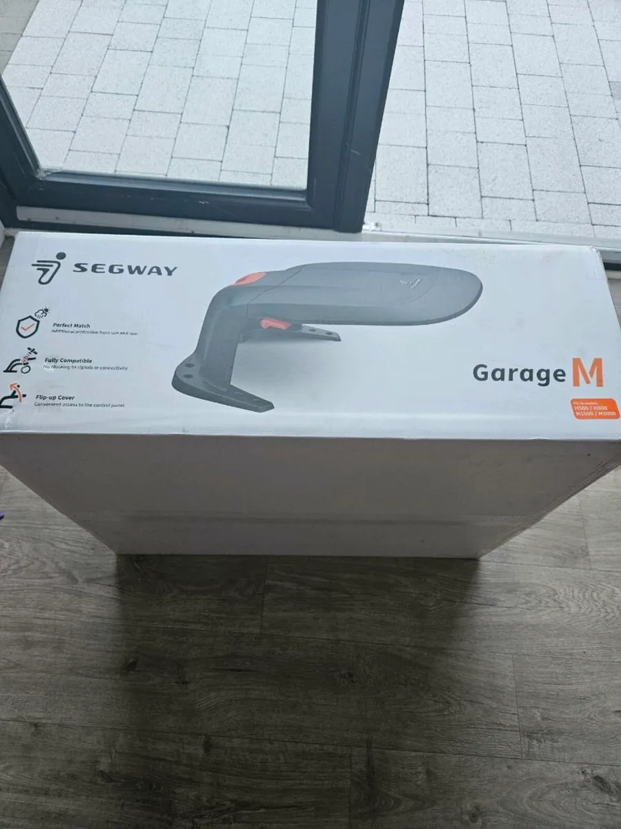 Robot lawn mower and Garage - Image 4