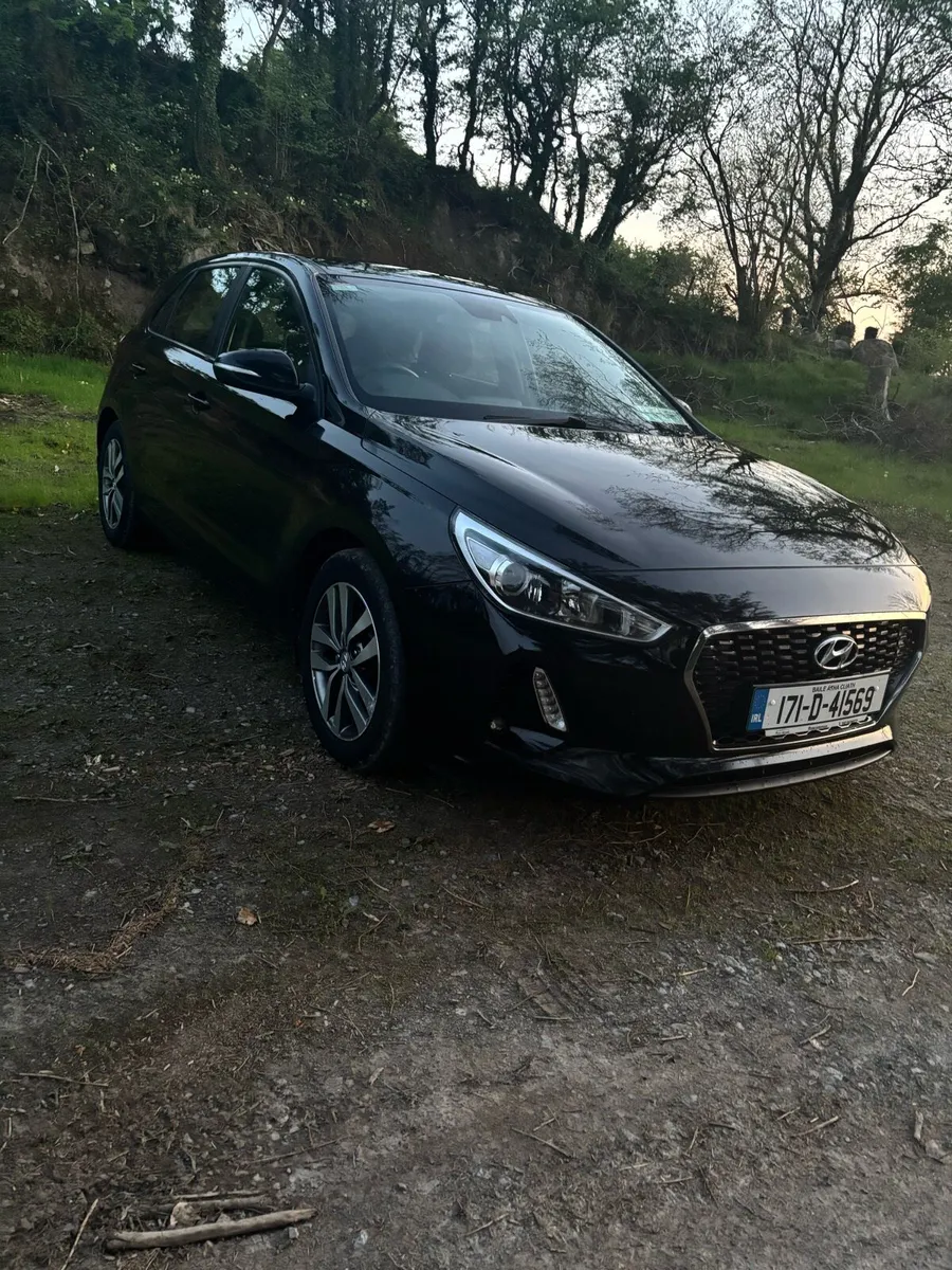 Hyundai i30 Deluxe - Image 2