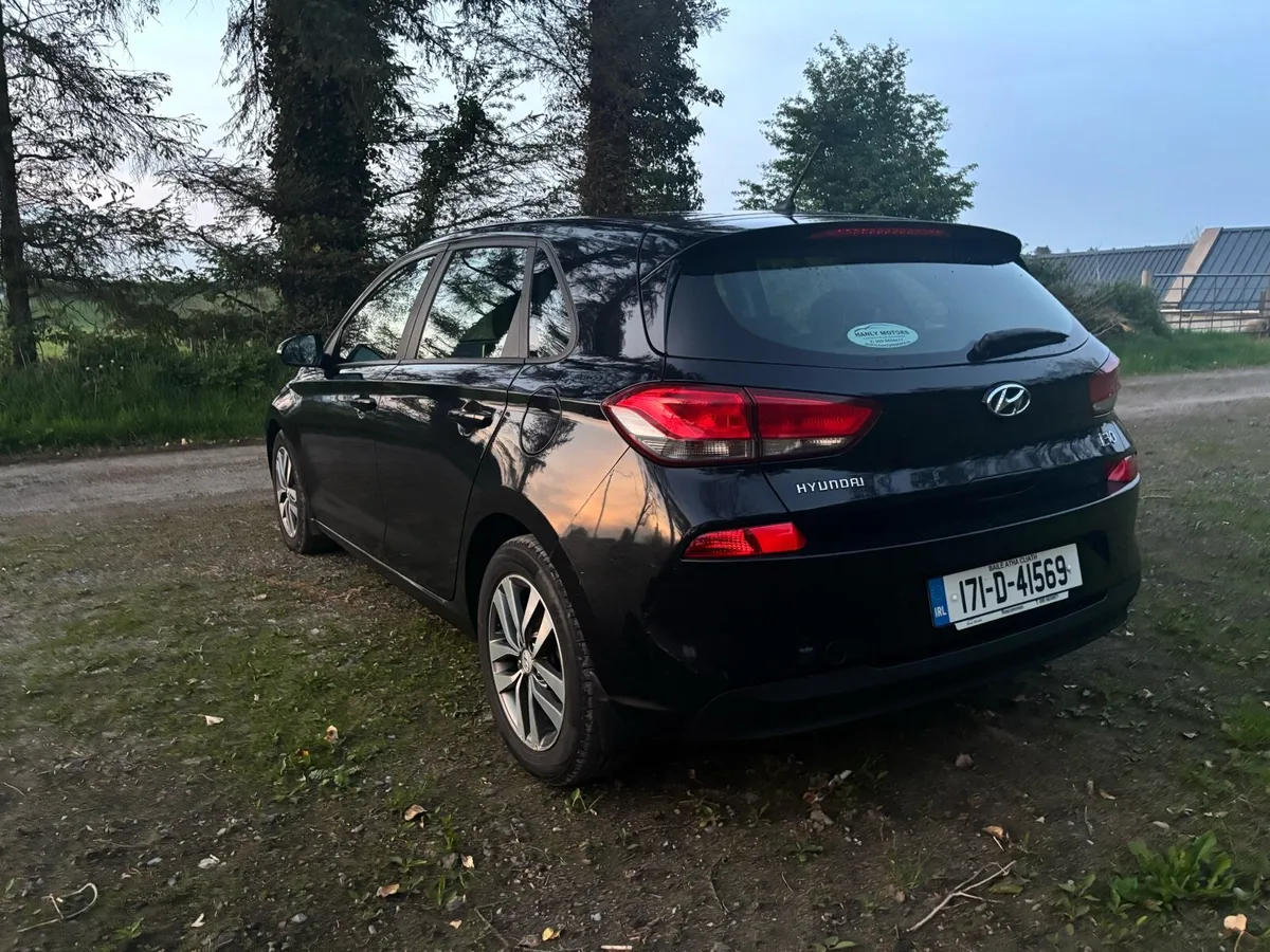 Hyundai i30 Deluxe - Image 4