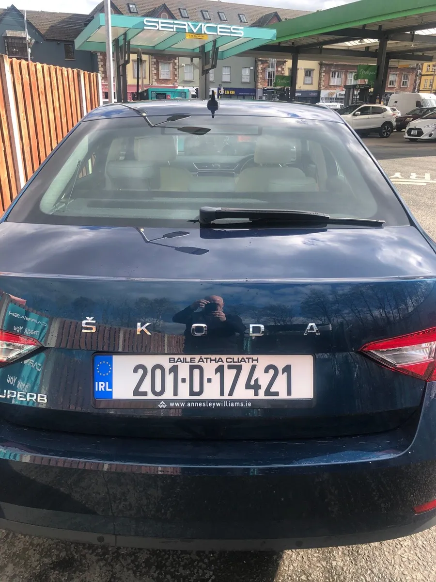 2020 Skoda Superb Style 1.6 TSI saloon - Image 2