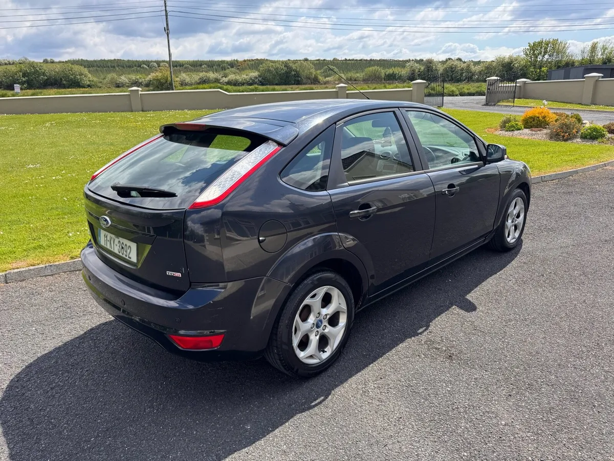 2011 Ford focus - Image 2