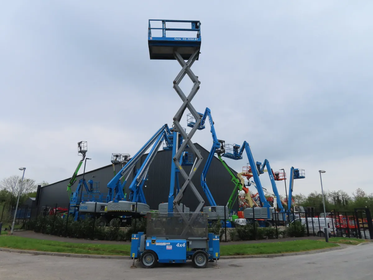 Genie GS 3268RT Diesel Scissor Lift - Image 3