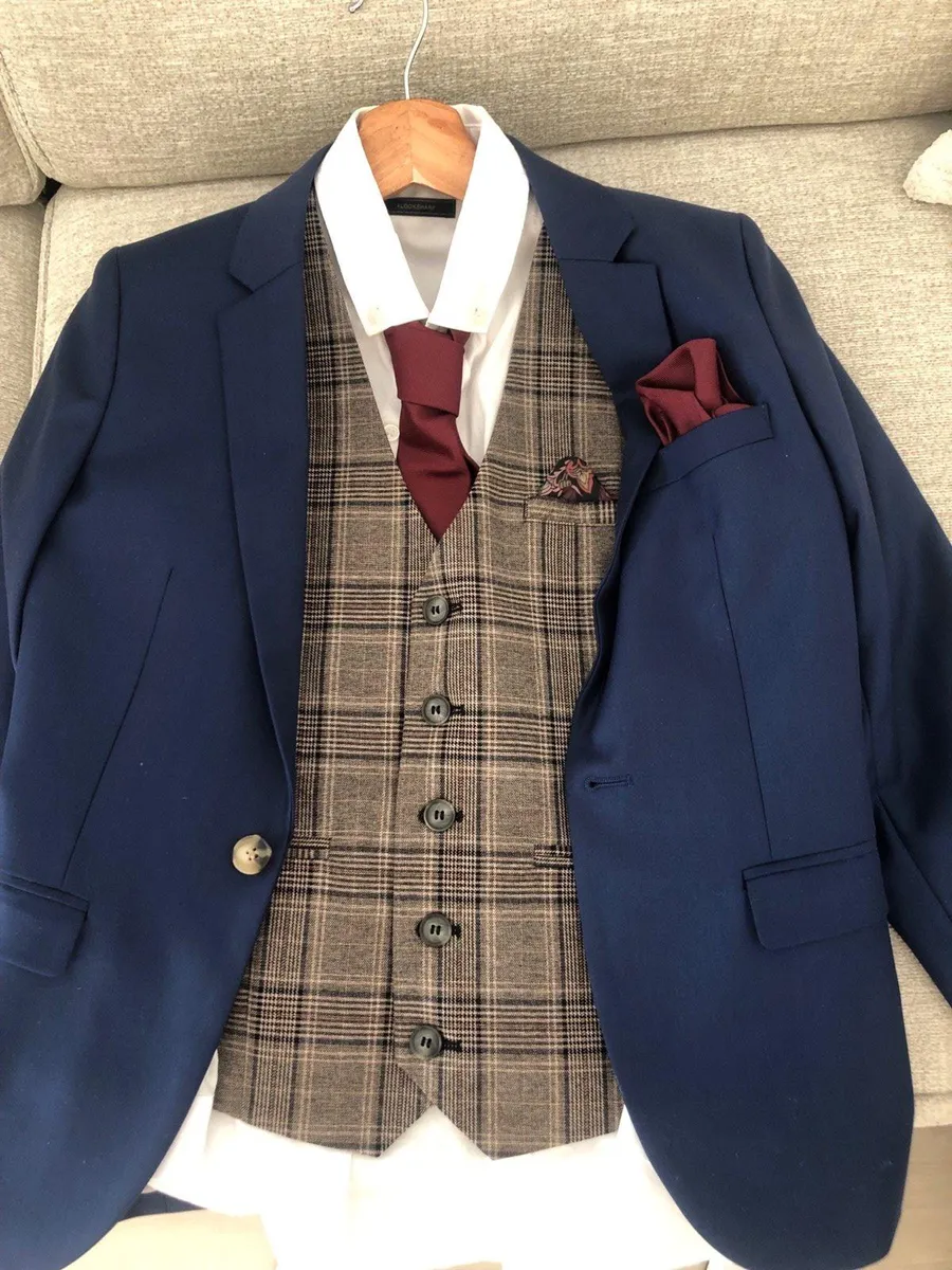 Boys suit - Image 2