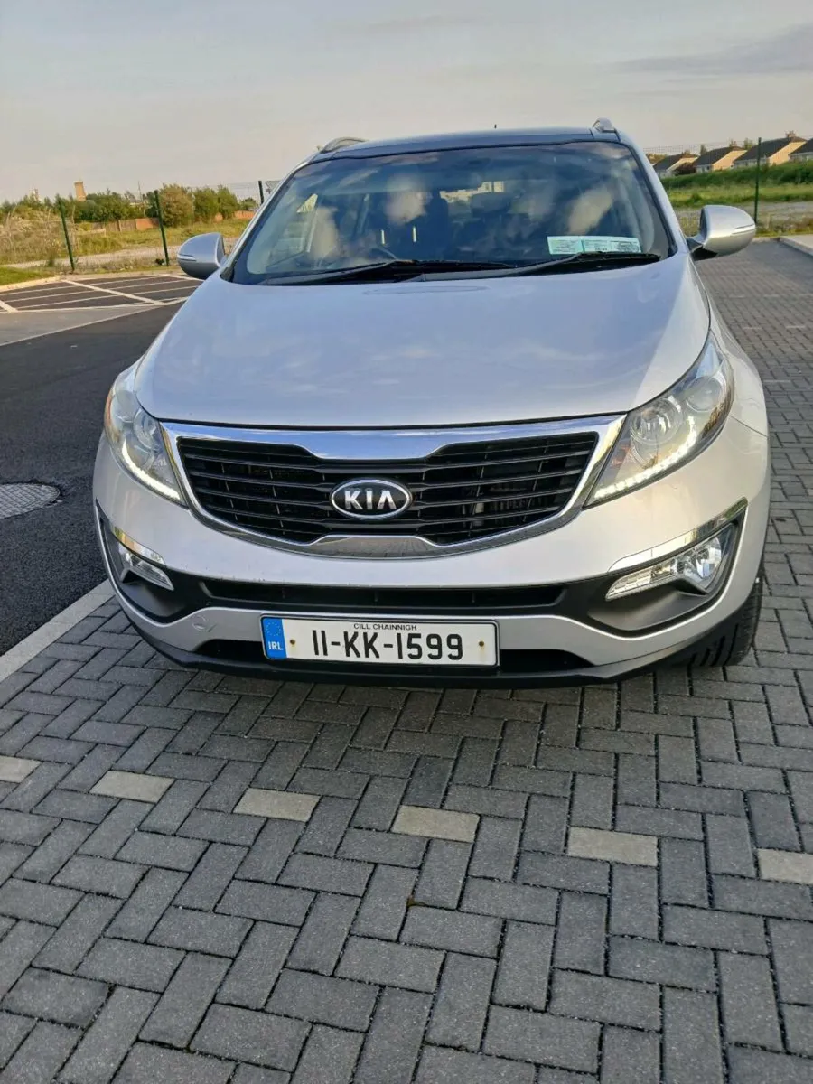 Kia sportage 2011// glass roof with NCT/// - Image 1