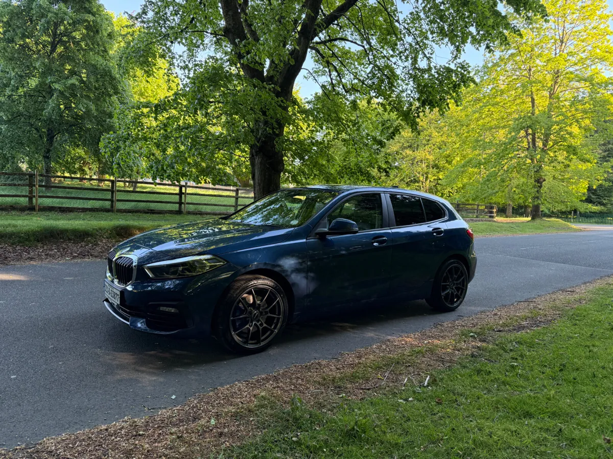 BMW 1-Series 2022 1.5 Automatic - Image 3