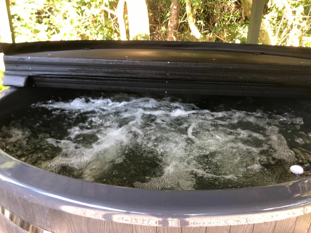 Luxury Hot Tub - Image 1
