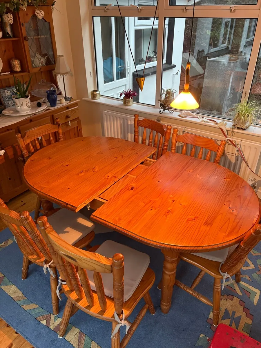 Extendable solid wood dining table and chairs - Image 2