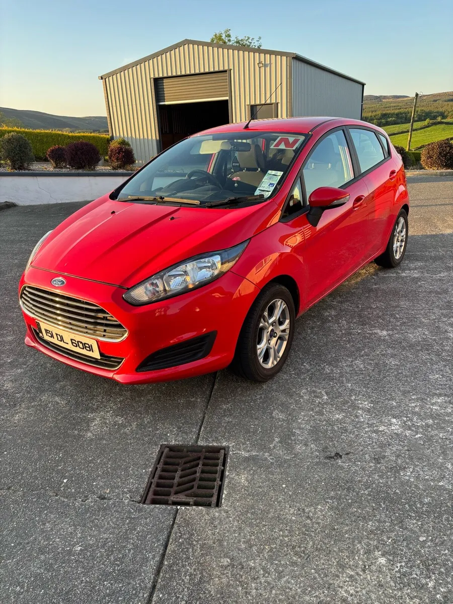 2015 Ford Fiesta - Image 1