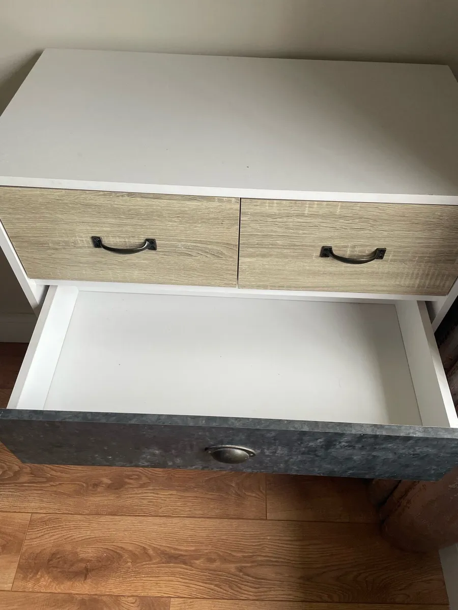 Chest of drawers - Image 2