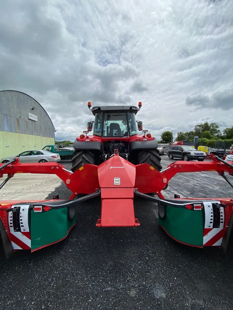 Demo Kverneland Butterfly Mowers - Image 3
