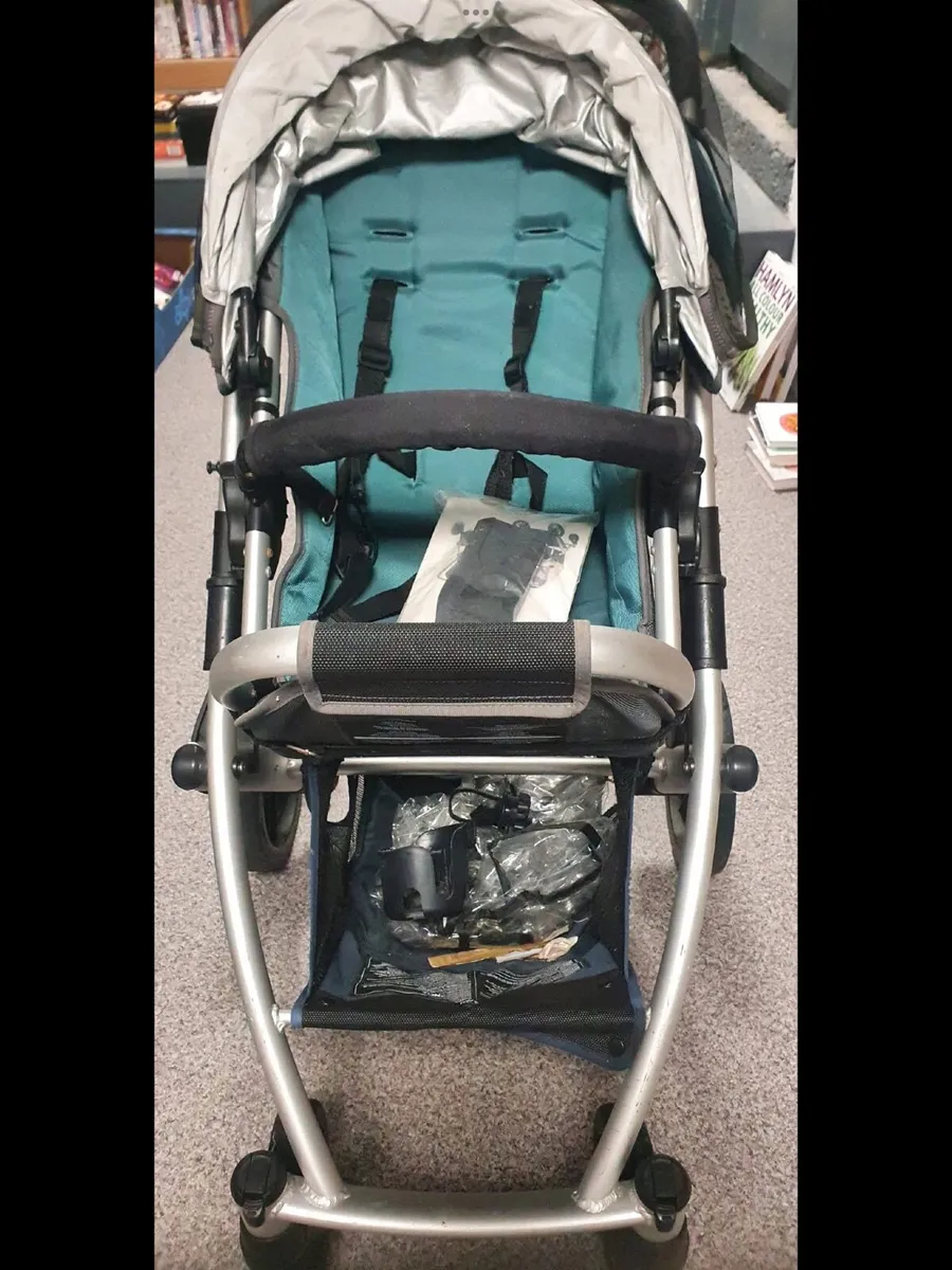 Uppababy Vista pushchair/pram combination - Image 1