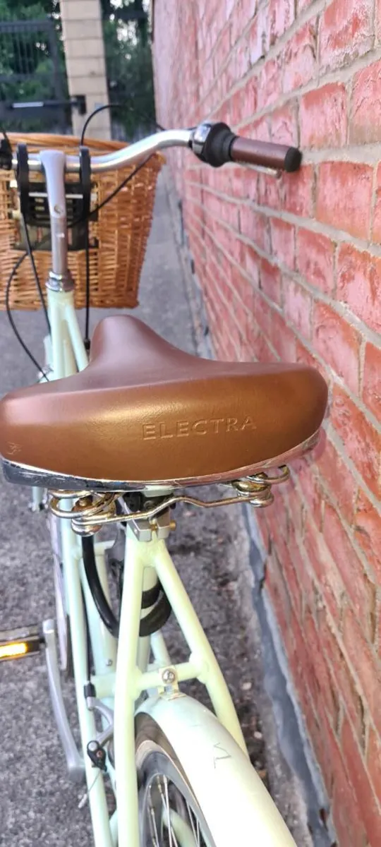 Ladies bike Electra in Perfect condition - Image 2