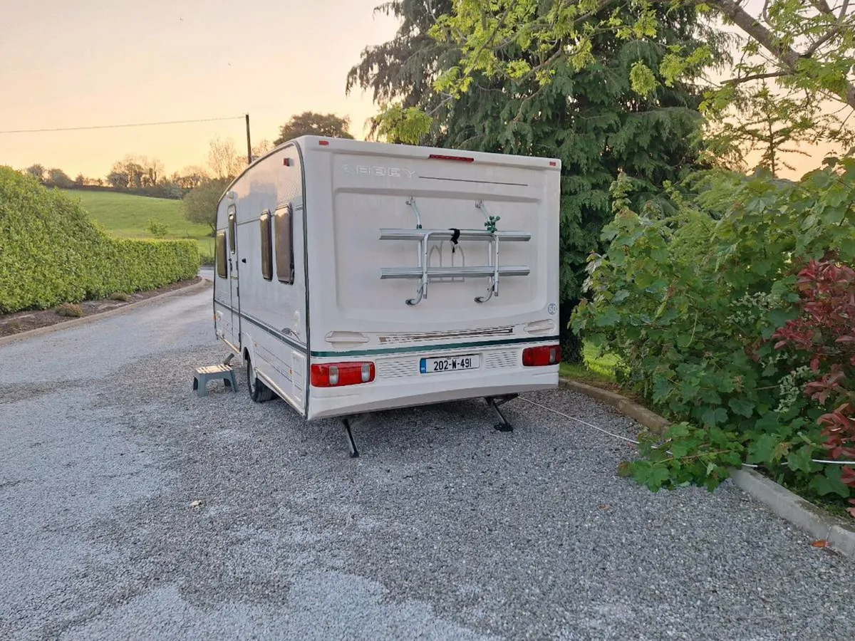 Abbey GTS Vogue 415 - 4 berth fixed bed - Image 3