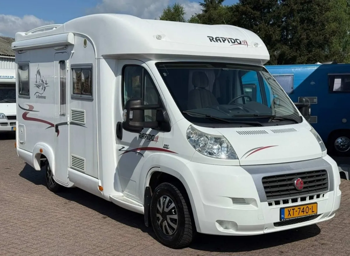 2007 RAPIDO 707F COMPACT FRENCH BED ONLY 6 METERS - Image 1