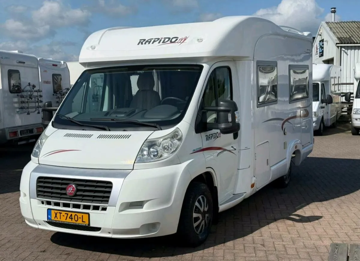2007 RAPIDO 707F COMPACT FRENCH BED ONLY 6 METERS - Image 2