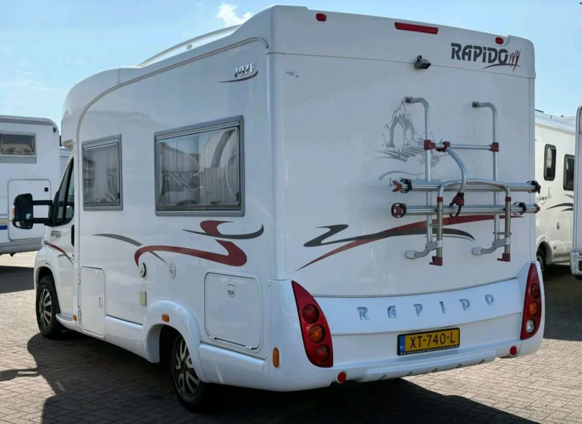 2007 RAPIDO 707F COMPACT FRENCH BED ONLY 6 METERS - Image 3