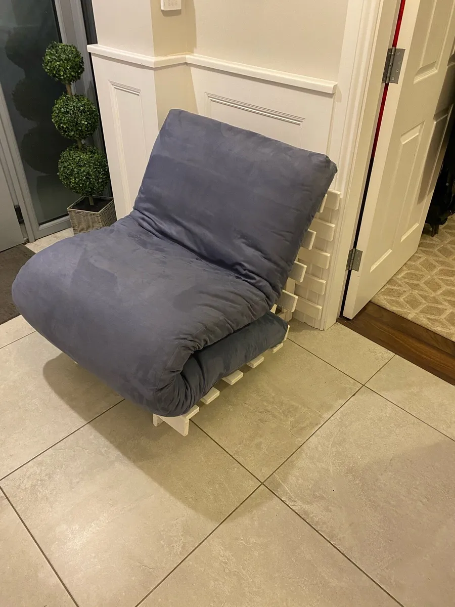 Single Sofa bed - Image 1