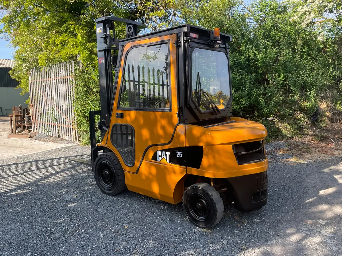 FORKLIFT - Image 2