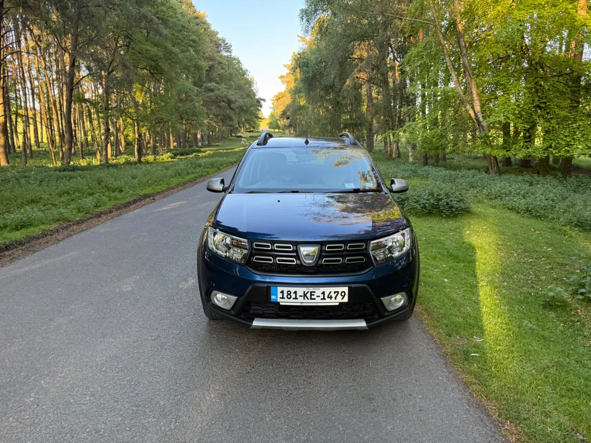 Dacia Sandero Stepway 2018 Tiny KM - Image 2