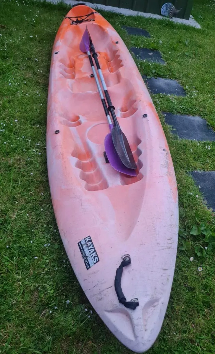Family kayak (2 adults + 1 child) - Image 1