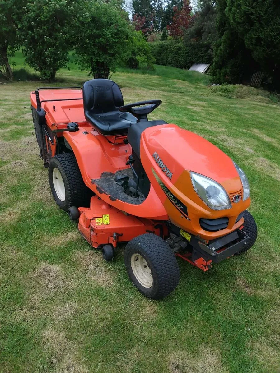 Ride on lawnmower - Image 2