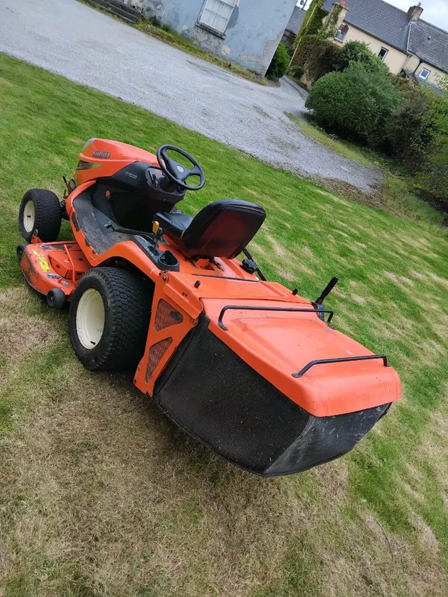 Ride on lawnmower - Image 4