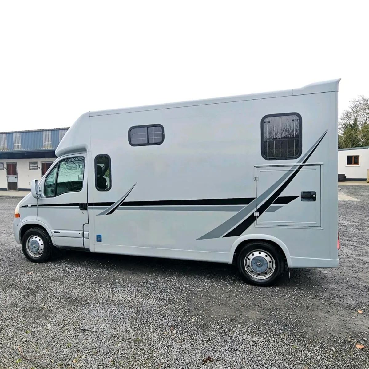 "MTM"  2 Stall , 5 seater - Image 1