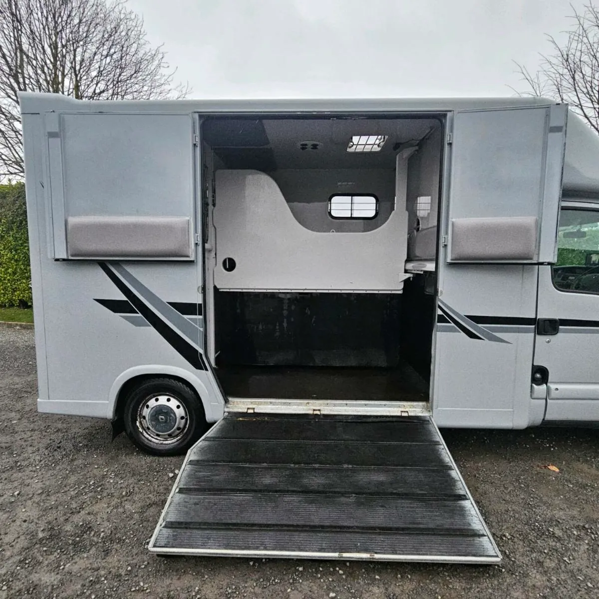 "MTM"  2 Stall , 5 seater - Image 2