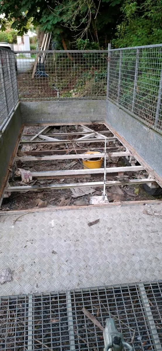 Trailers - Image 3