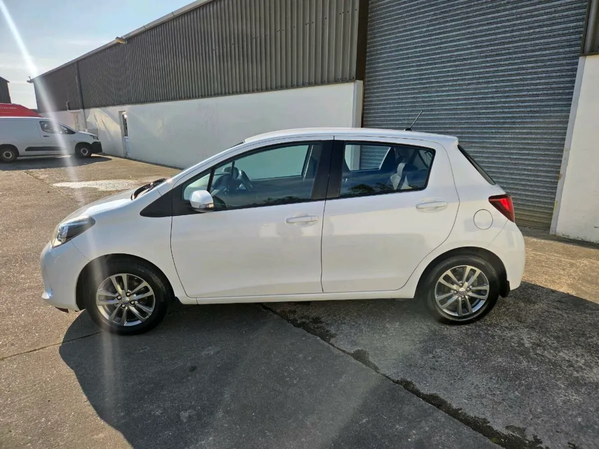 162 Toyota Yaris Luna. - Image 3