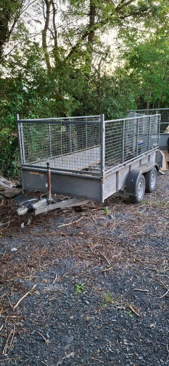 Trailers - Image 1