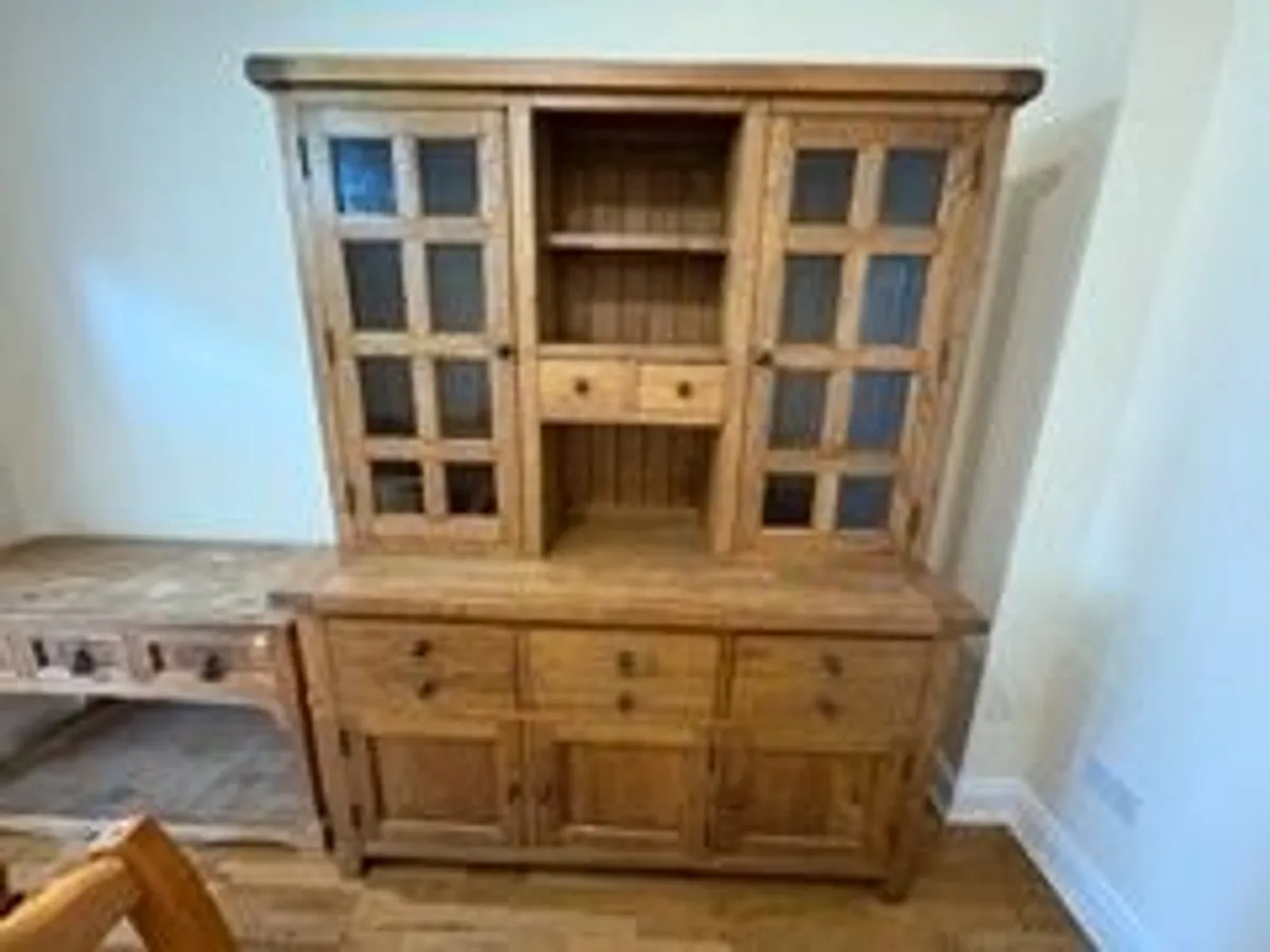 Kitchen dresser