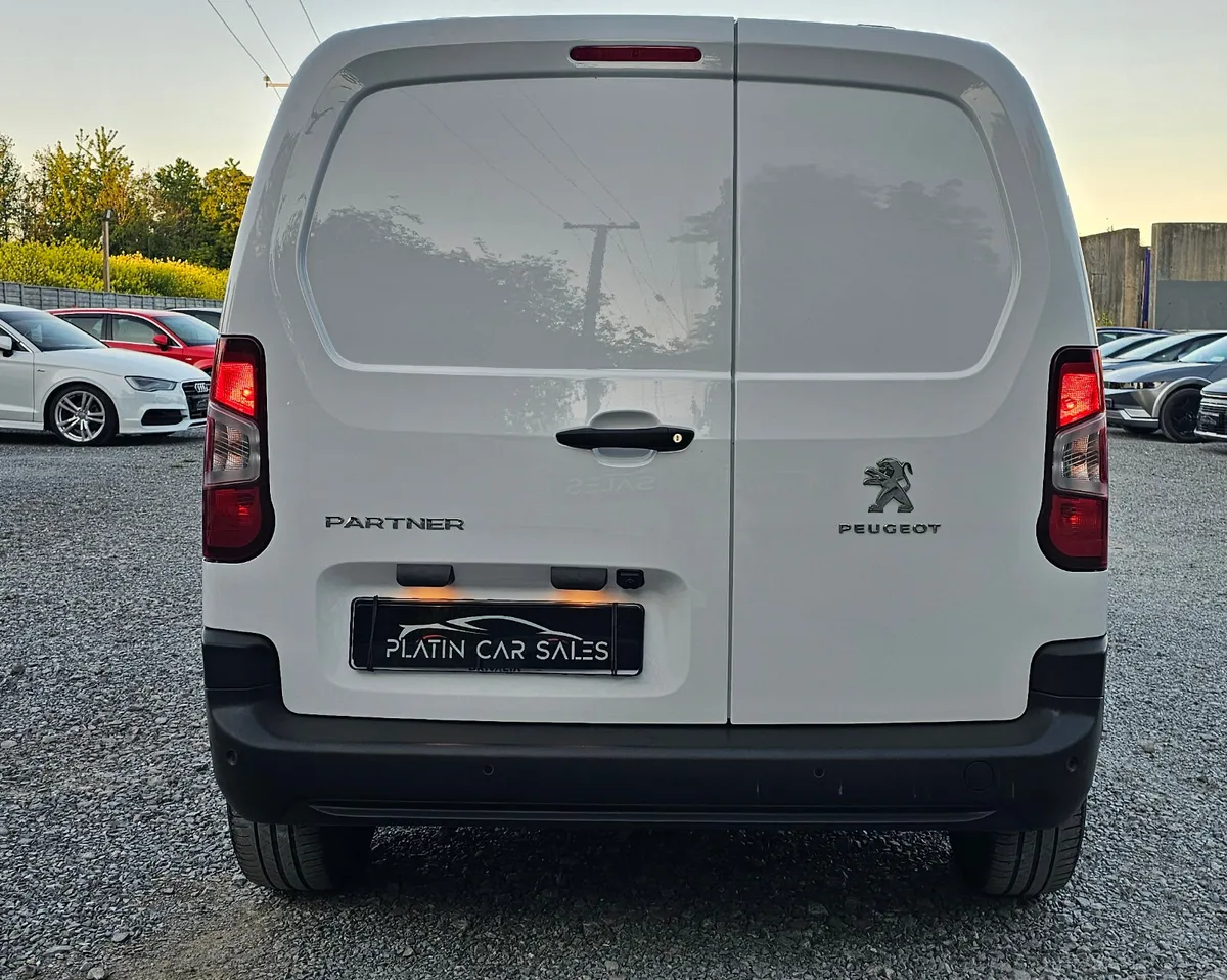 2024 Peugeot Partner 1.5 Diesel Automatic - Image 4