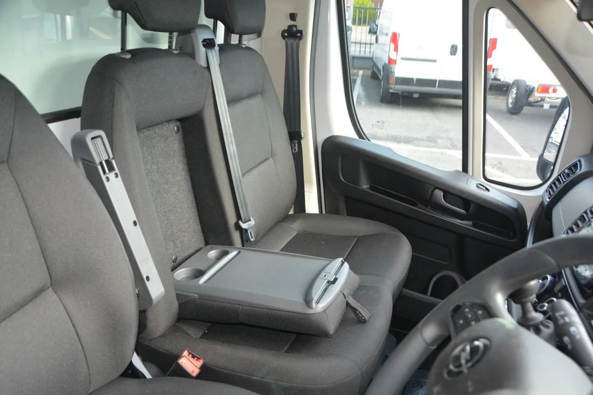 Opel Movano Box & Lift # CAR Licence - Image 3