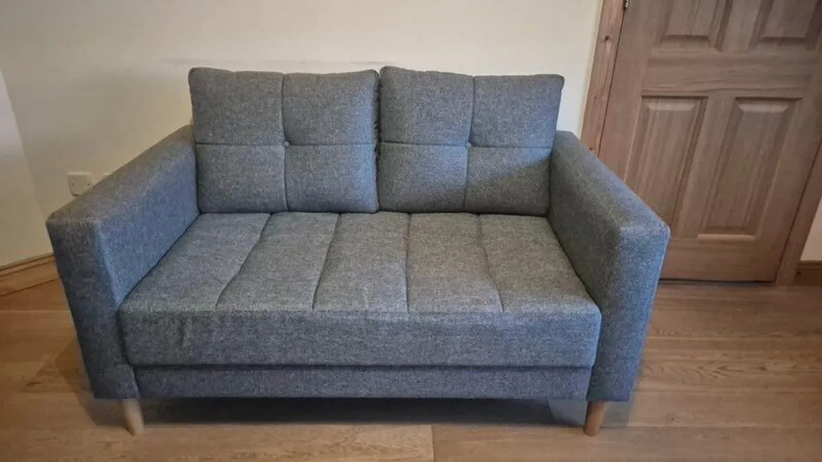 small 3 & 2 searer sofa - Image 1