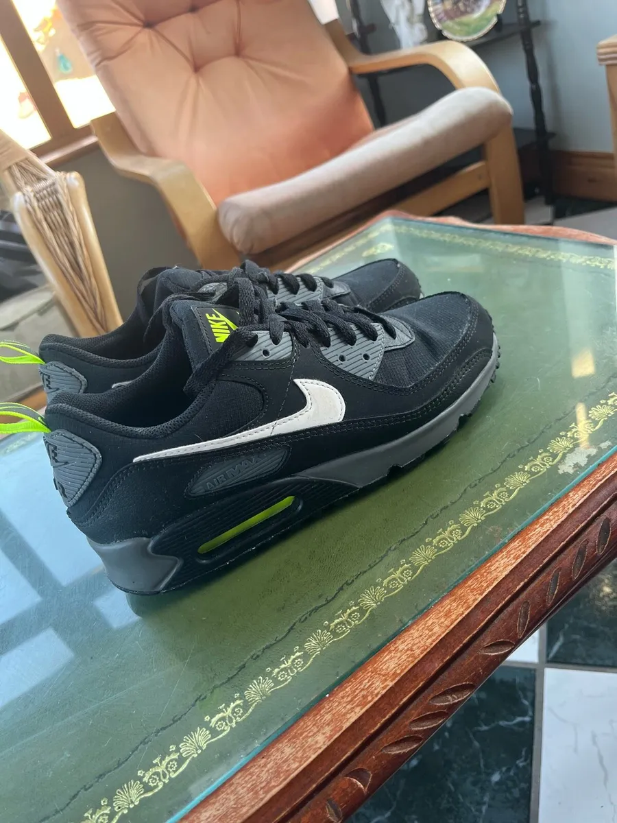 Men’s trainers - Image 1