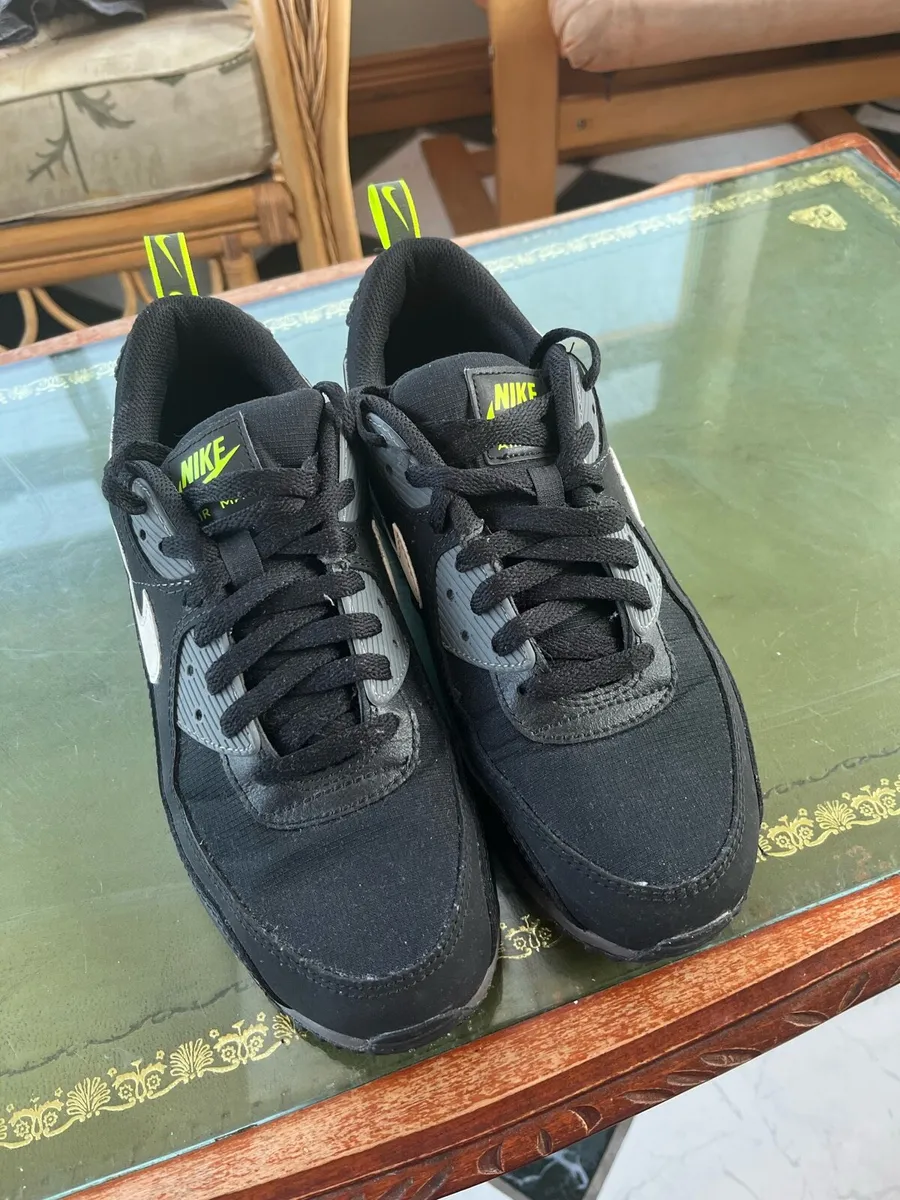Men’s trainers - Image 2