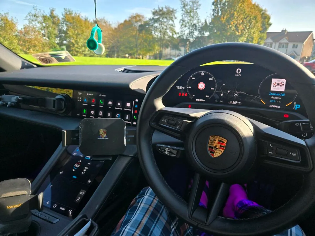 Porsche taycan 93kw performance plus long range - Image 2