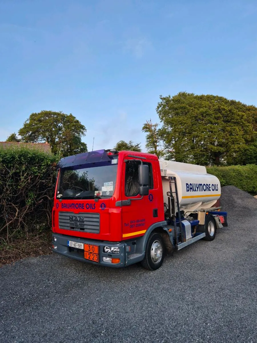 MAN OIL truck - Image 1