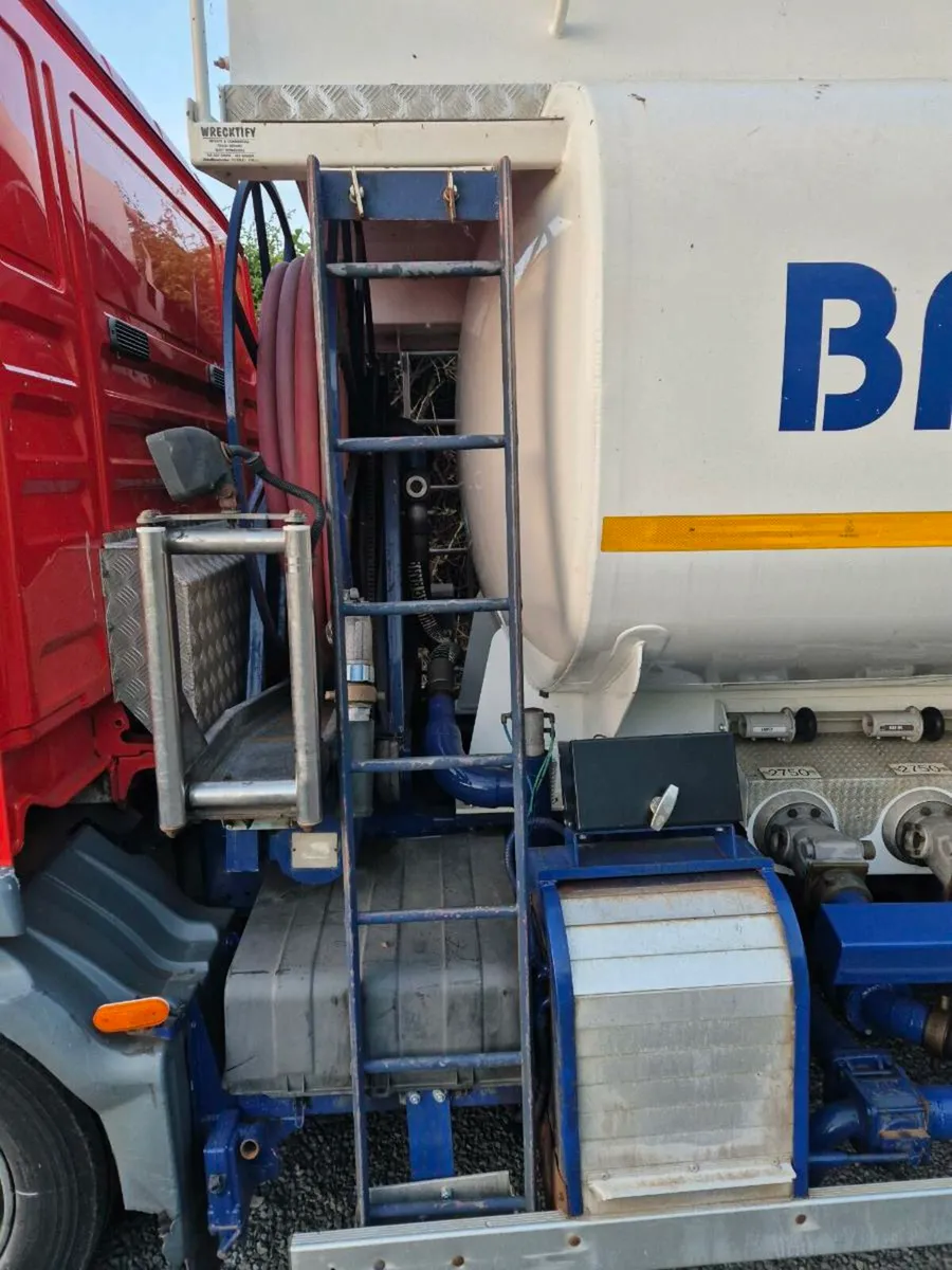 MAN OIL truck - Image 2