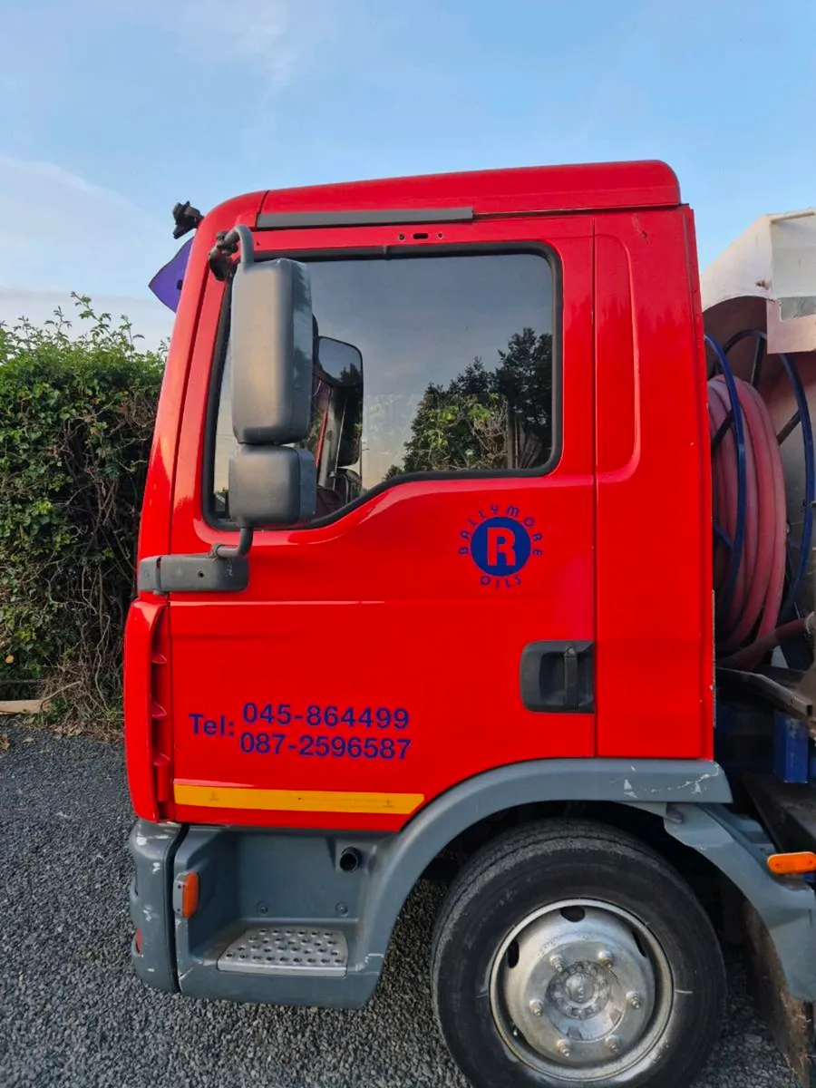 MAN OIL truck - Image 3