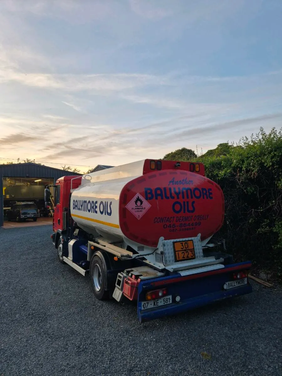 MAN OIL truck - Image 4