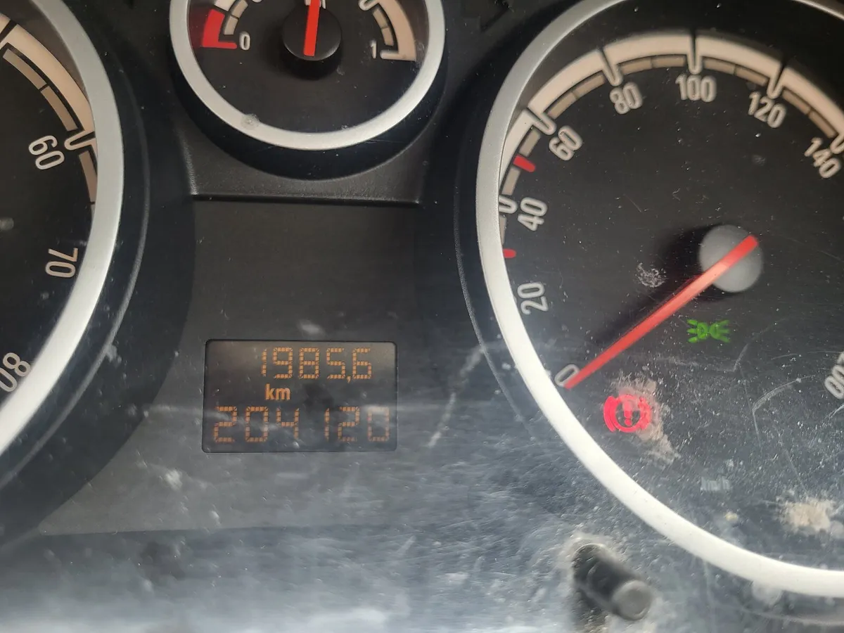 Opel Corsa 2010 - Image 1