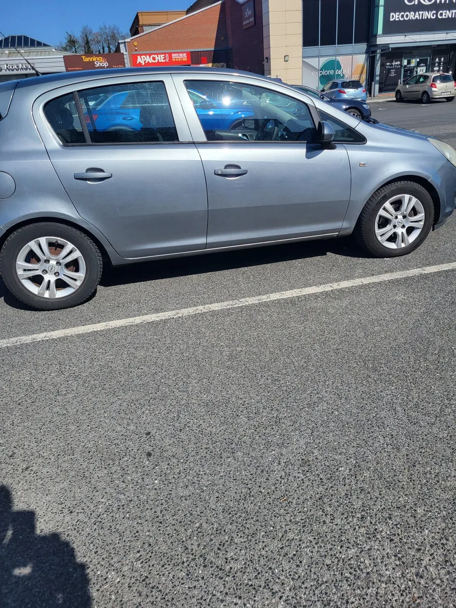 Opel Corsa 2010 - Image 2