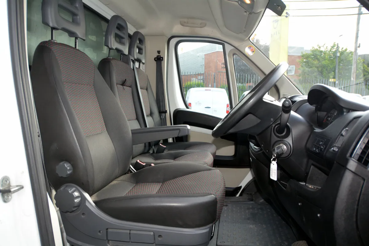Peugeot Boxer Luton & Aluminium tail lift - Image 3