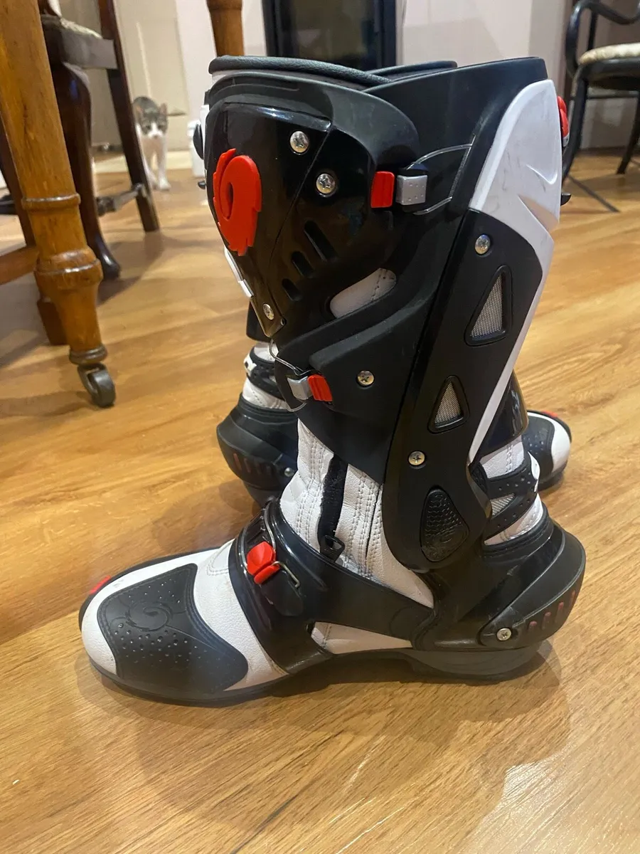 Sidi motorcycle boots - Image 2