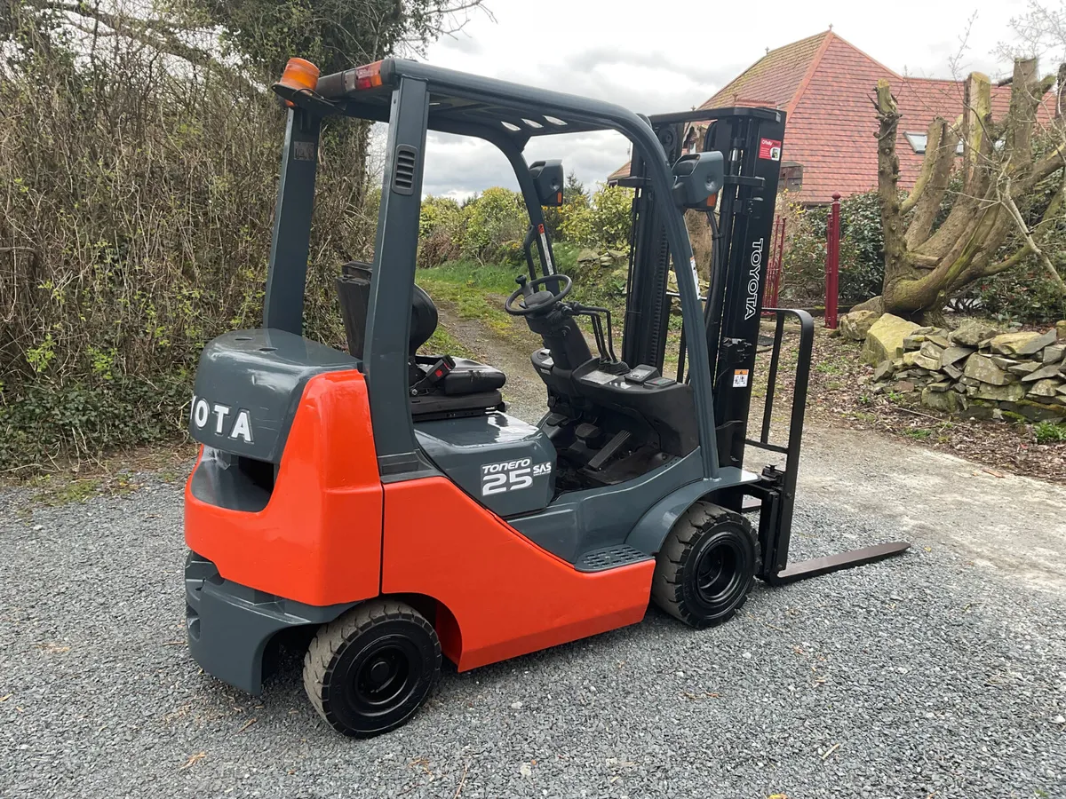 FORKLIFT - Image 3