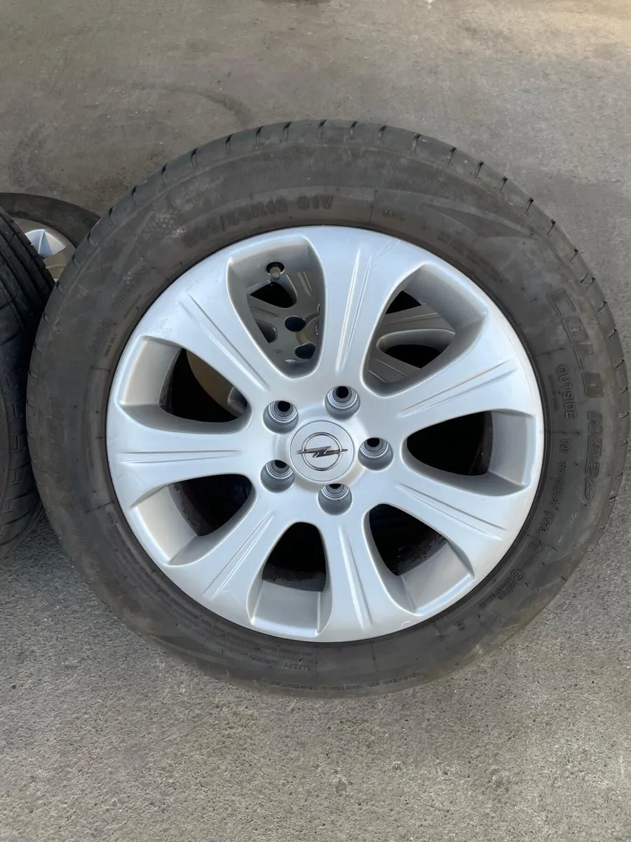Opel Astra Alloy Wheels & Tyres 205/55R16 - Image 1