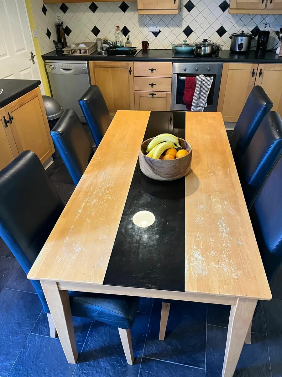 Dining table plus chairs - Image 1